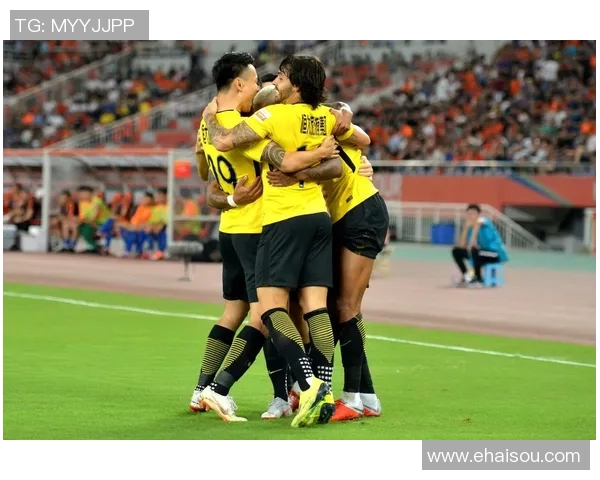 鲁能与恒大激战正酣当前比分揭晓引发球迷热议